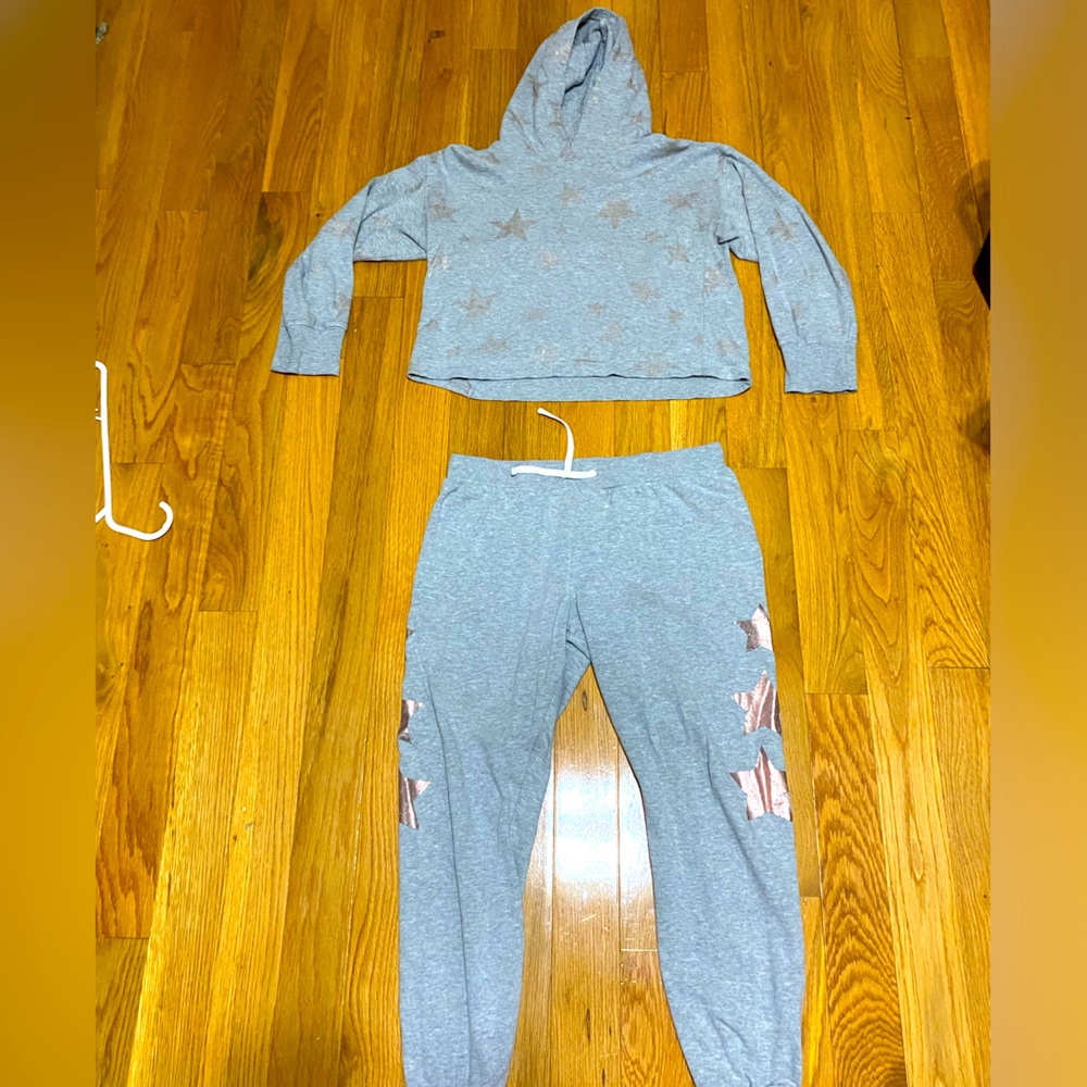 Warm Up Set Joggers And Crop Top
